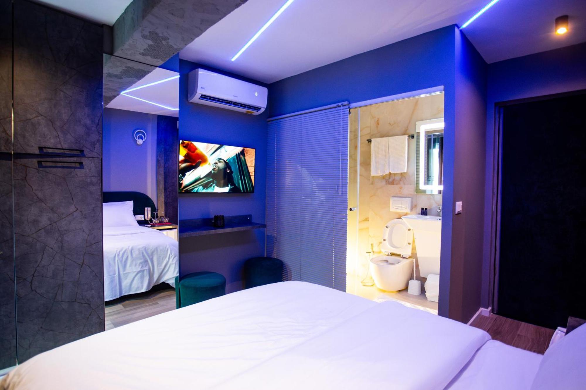 The Bubbles - Jacuzzi Hotel Tiranë Ngoại thất bức ảnh
