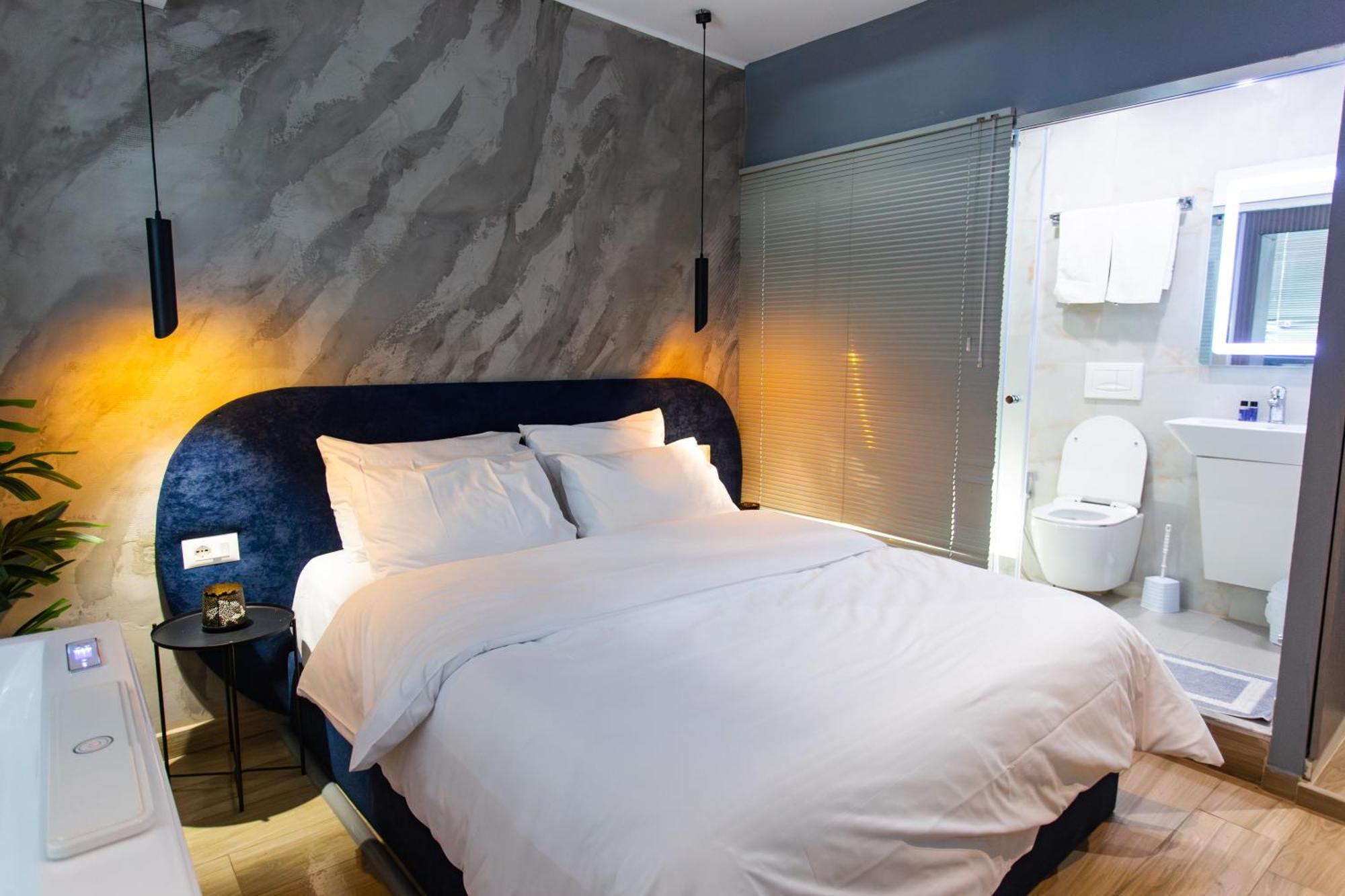 The Bubbles - Jacuzzi Hotel Tiranë Ngoại thất bức ảnh