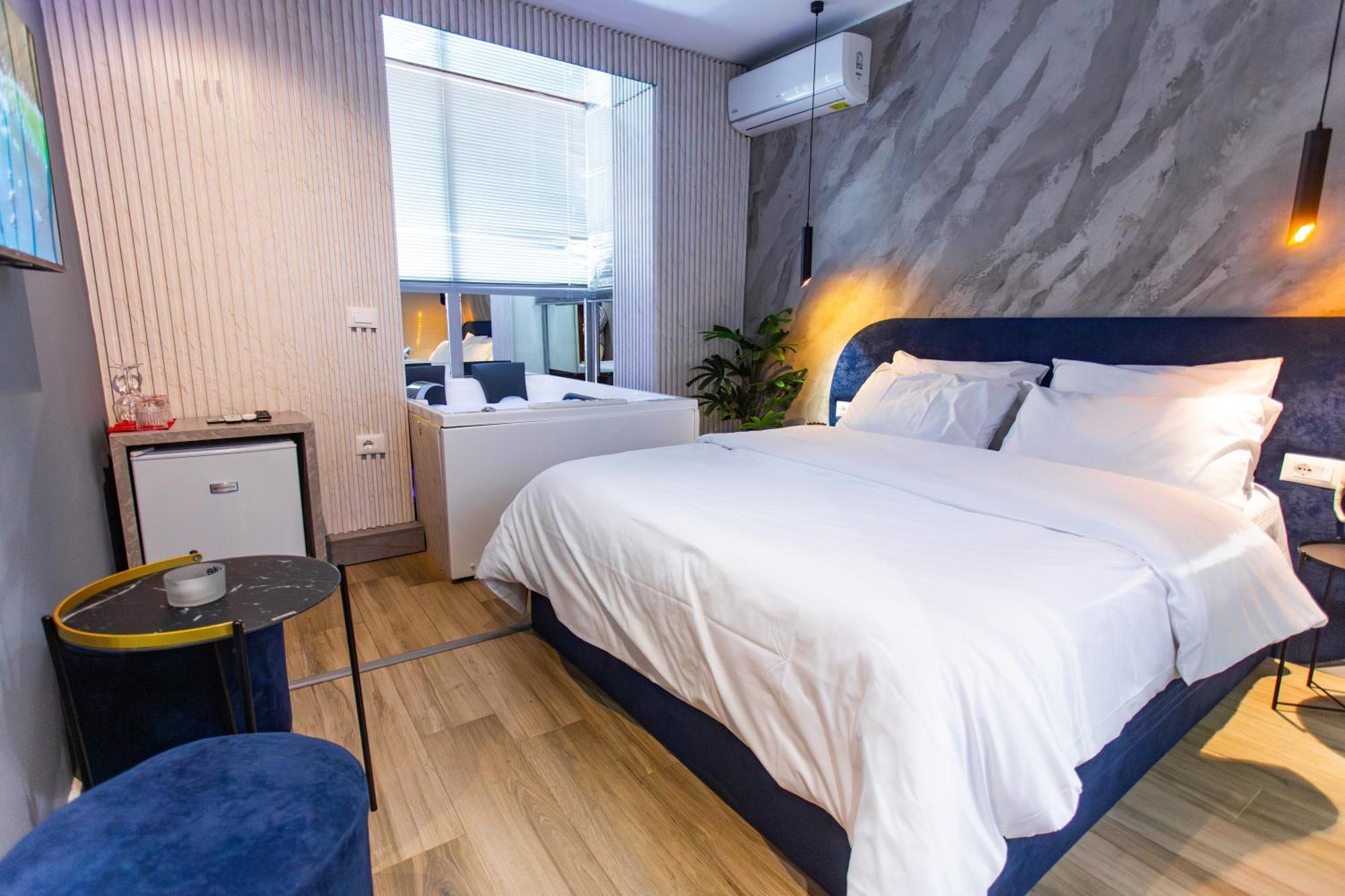 The Bubbles - Jacuzzi Hotel Tiranë Ngoại thất bức ảnh