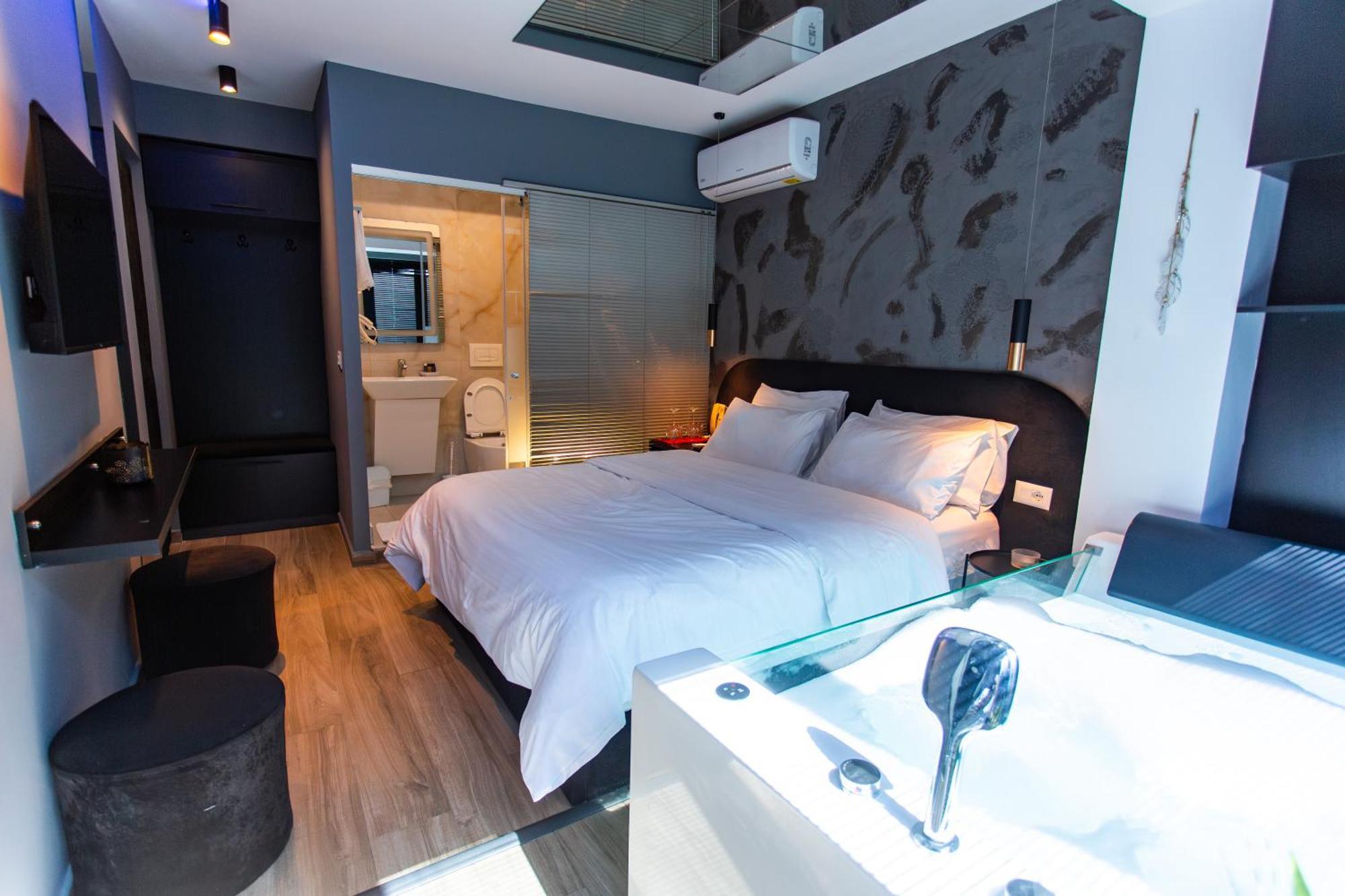The Bubbles - Jacuzzi Hotel Tiranë Ngoại thất bức ảnh
