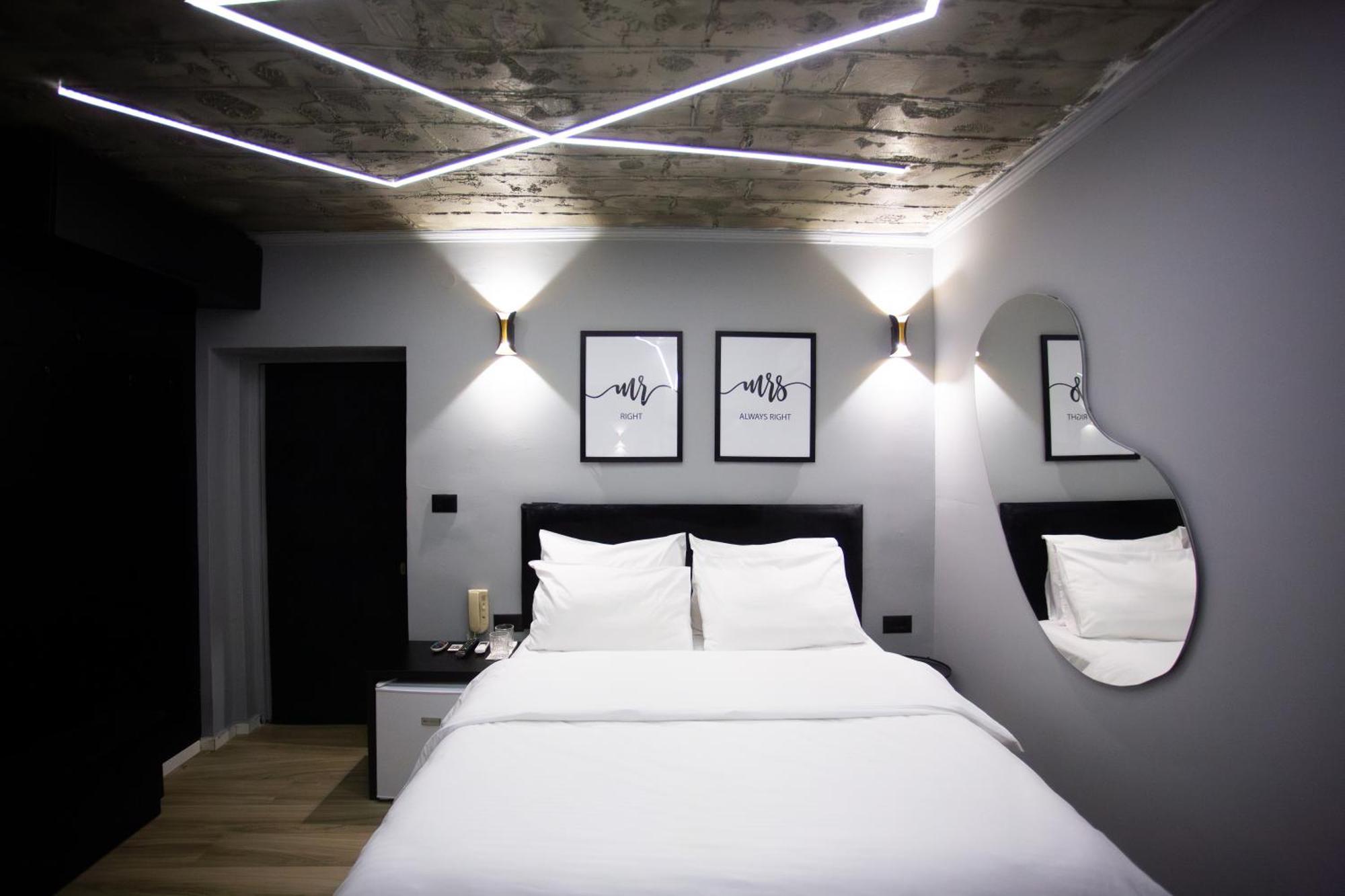 The Bubbles - Jacuzzi Hotel Tiranë Ngoại thất bức ảnh